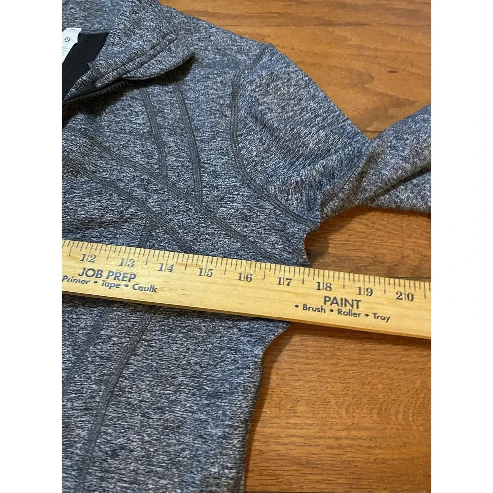 Lululemon Define Vented Thumb Holes Jacket Size 10 Full Zip Gray Black Excellent